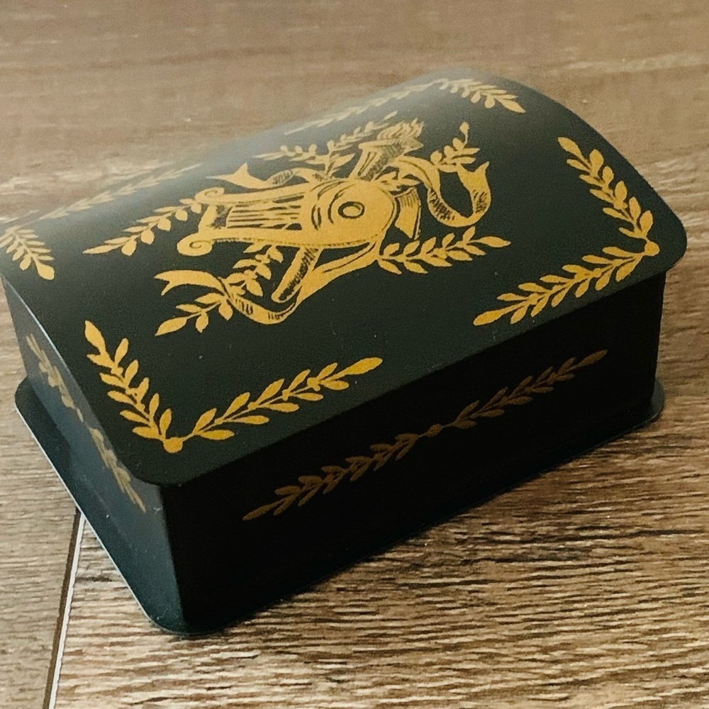 Metal box - Picture 7 of 8